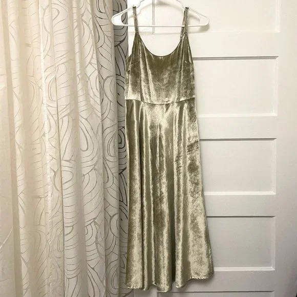 Vince | Dresses | Vince Scoop Neck Slip Midi Dress In Pistachio Velvet Size Like New | Poshmark Vince | Dresses | Vince Scoop Neck Slip Midi Dress In Pistachio Velvet Size Like New | Poshmark